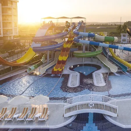 فندق Greenwood 5*